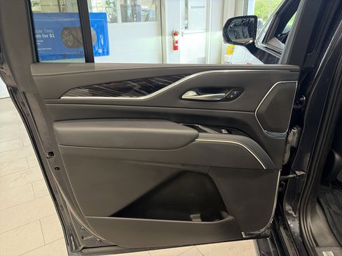 Used 2023 Cadillac Escalade ESV Sport AWD/4WD image 29