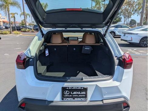 New 2026 Lexus UX 300h FWD image 21