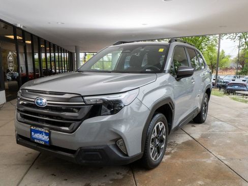Certified 2025 Subaru Forester Premium w/ Convenience Package #1 AWD/4WD image 3