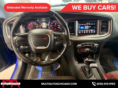 Used 2018 Dodge Charger SXT w/ Blacktop Package RWD image 17