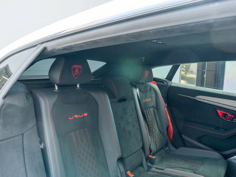 Used 2023 Lamborghini Urus Performante AWD/4WD image 54