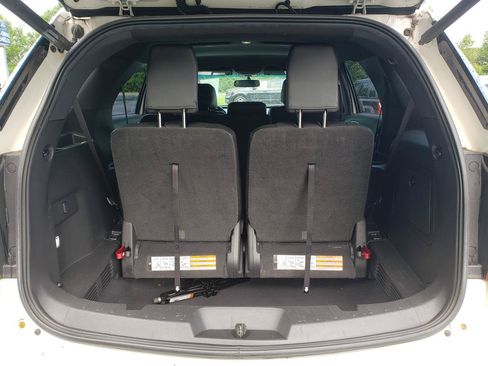 Used 2014 Ford Explorer XLT w/ Equipment Group 202A FWD image 7