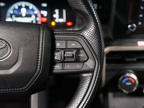 Certified 2025 Toyota Tacoma SR5 AWD/4WD image 14