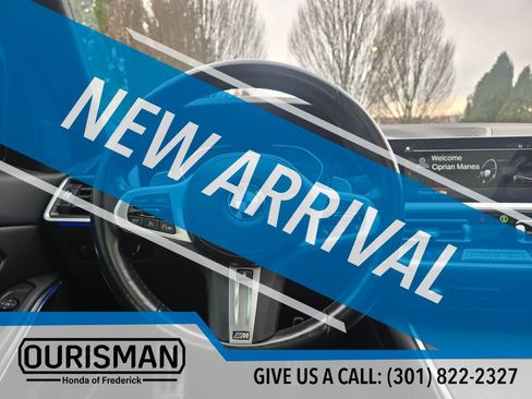 Used 2022 BMW 330i xDrive 330i xDrive w/ M Sport Package image 13