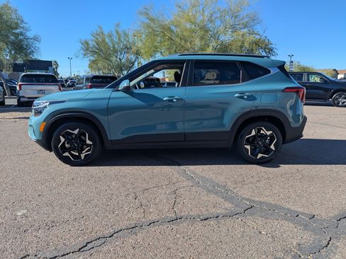 Certified 2025 Kia Seltos EX w/ EX Sunroof Package image 5