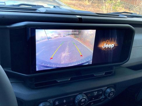 Certified 2024 Jeep Wrangler Willys image 24