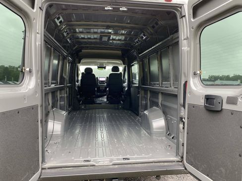 Used 2025 RAM ProMaster 3500 w/ Quick Order Package 22H SLT+ FWD image 6