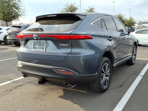 Certified 2021 Toyota Venza LE w/ Carpet Mat Package (TMS) AWD/4WD image 4