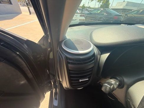 Used 2016 Kia Soul FWD image 19