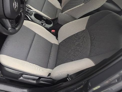 Used 2023 Toyota Corolla LE w/ LE Convenience Package FWD image 18