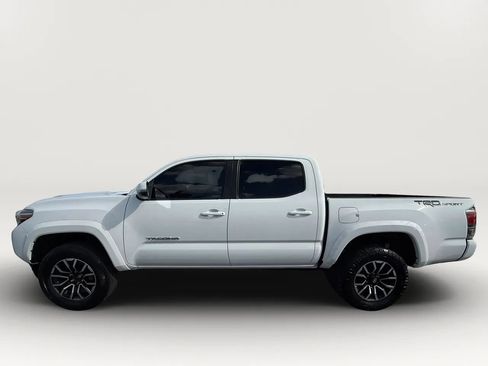 Used 2020 Toyota Tacoma TRD Sport image 3