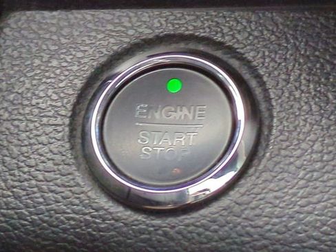 Used 2015 Ford F150 Platinum w/ Equipment Group 701A Luxury image 28