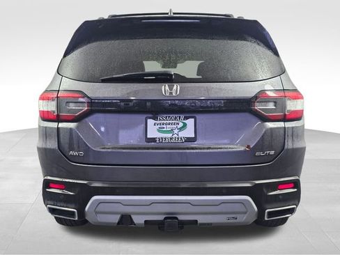 Used 2023 Honda Pilot Elite image 6