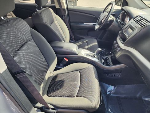 Used 2020 Dodge Journey SE w/ SE Popular Equipment Group image 11