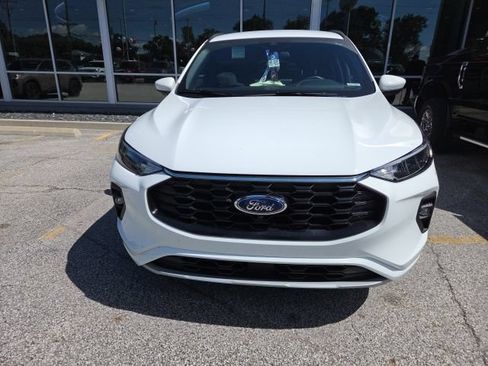 Certified 2023 Ford Escape ST-Line Select w/ Tech Pack #2 AWD/4WD image 3