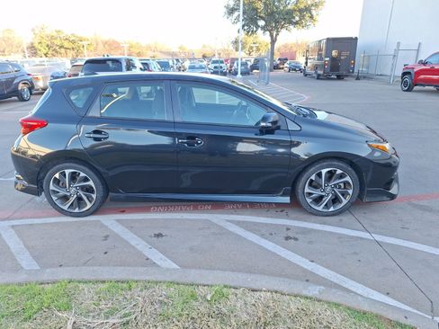 Used 2018 Toyota Corolla iM image 7