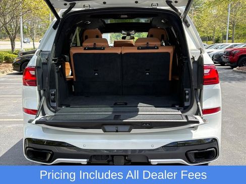 Used 2022 BMW X7 xDrive40i w/ M Sport Package AWD/4WD image 25