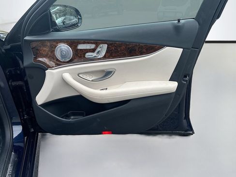 Used 2017 Mercedes-Benz E 300 4MATIC image 18