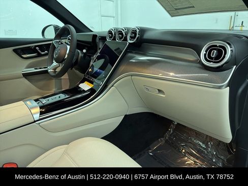 Used 2026 Mercedes-Benz GLC 300 image 29