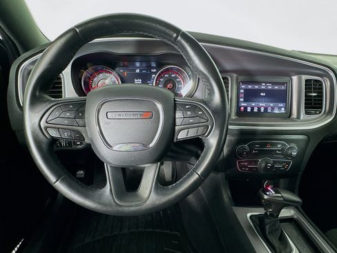 Used 2019 Dodge Charger SXT RWD image 10