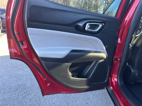 Used 2026 Jeep Compass Limited image 33