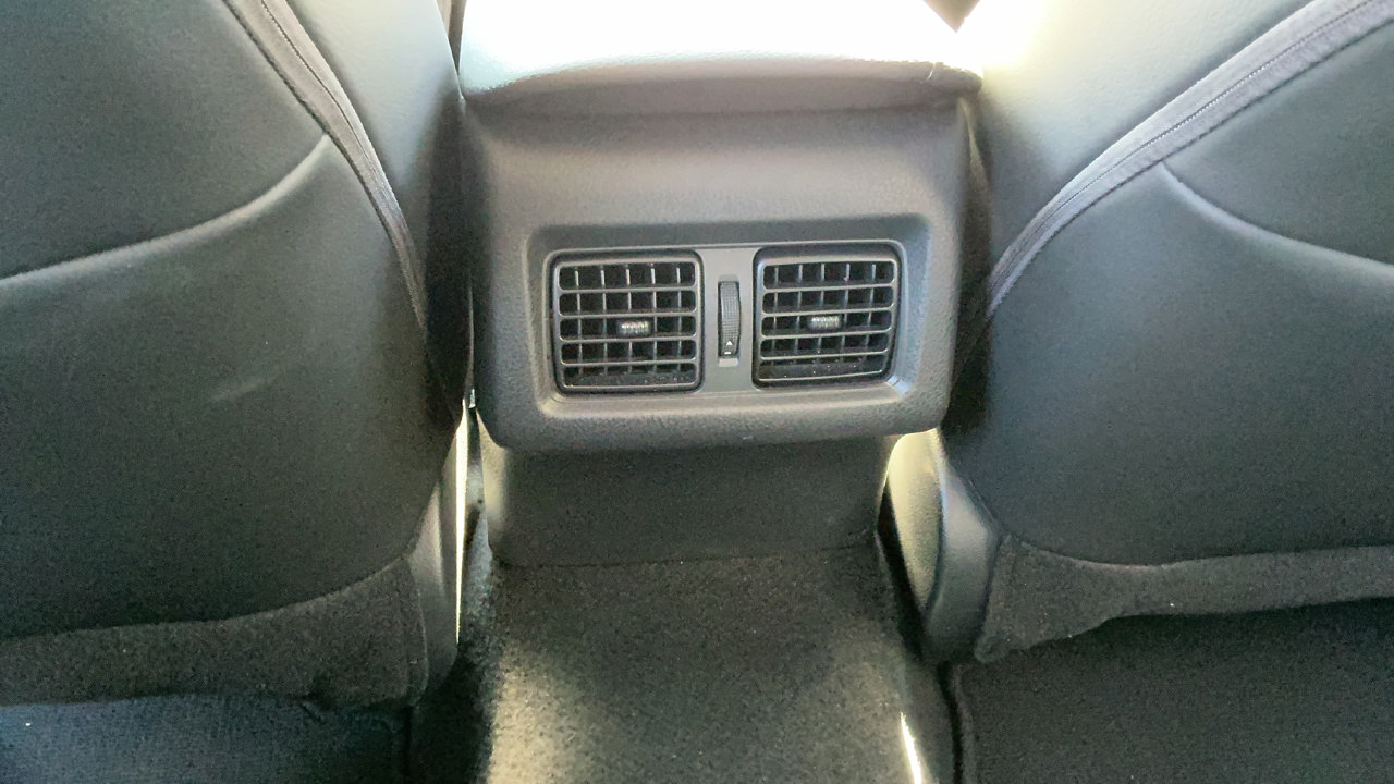 Used 2023 Toyota Camry XSE FWD image 9