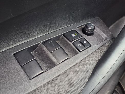 Used 2024 Toyota Corolla LE image 21