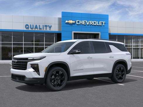 New 2027 Chevrolet Traverse LT w/ Midnight/Sport Edition FWD image 2