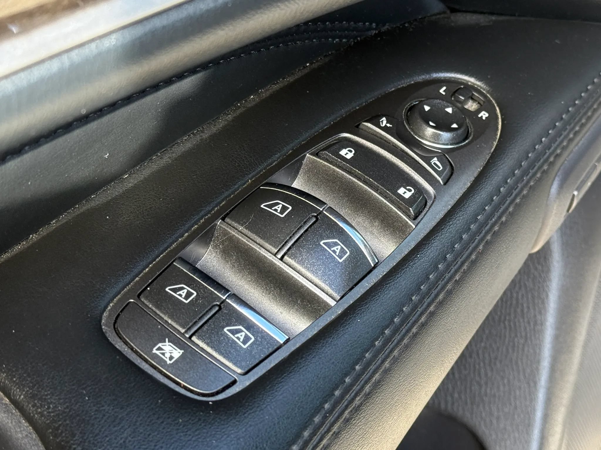 Used 2013 INFINITI JX35 AWD w/ Premium Pkg image 25