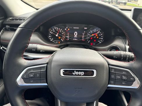 Used 2022 Jeep Compass Trailhawk w/ Trailhawk Convenience Group AWD/4WD image 6