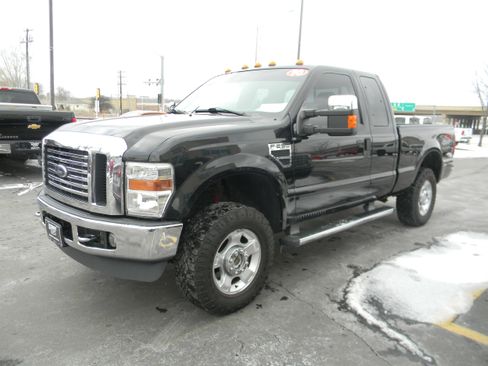 Used 2010 Ford F250 XLT AWD/4WD image 4