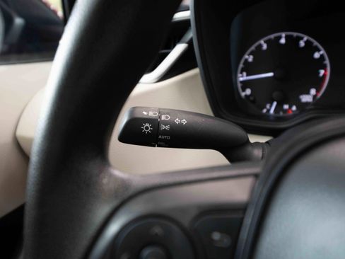 Used 2025 Toyota Corolla LE FWD image 13