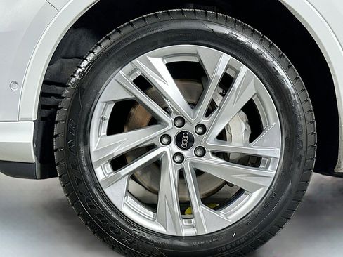 Used 2024 Audi Q7 3.0T Premium Plus image 12