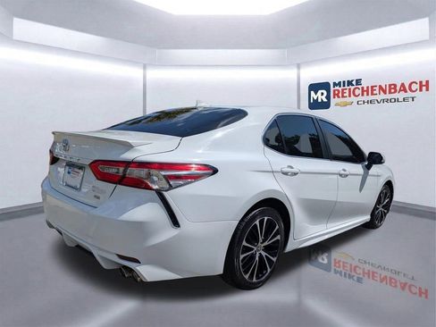 Used 2020 Toyota Camry SE image 5