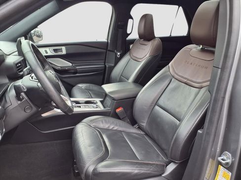 Used 2022 Ford Explorer Platinum w/ Equipment Group 601A image 31