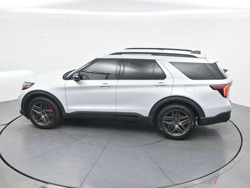 Used 2026 Ford Explorer ST-Line w/ ST-Line Street Pack RWD image 22