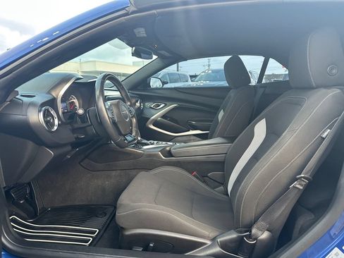 Used 2021 Chevrolet Camaro LT RWD image 10