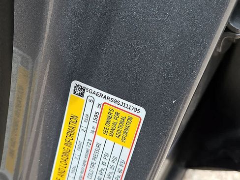 Used 2025 Buick Enclave Preferred FWD image 25