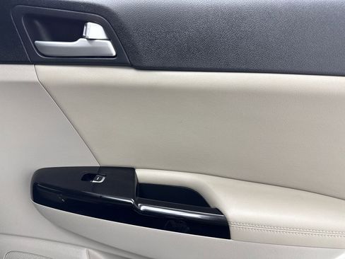 Used 2020 Kia Sportage EX image 46