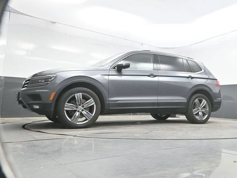 Used 2018 Volkswagen Tiguan SEL Premium AWD/4WD image 38