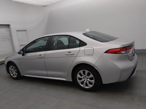 Used 2022 Toyota Corolla LE image 3