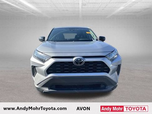 Used 2022 Toyota RAV4 LE AWD/4WD image 2