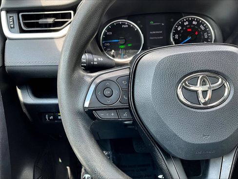 Used 2020 Toyota RAV4 XLE AWD/4WD image 14