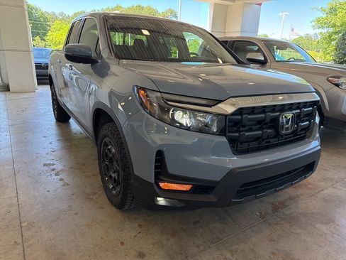 Used 2025 Honda Ridgeline RTL+ image 4