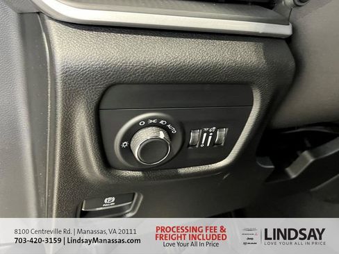 New 2025 Jeep Grand Cherokee Altitude image 28