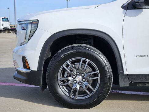 Used 2025 GMC Acadia Elevation image 13