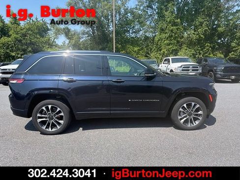 Used 2023 Jeep Grand Cherokee Overland w/ Luxury Tech Group IV AWD/4WD image 2