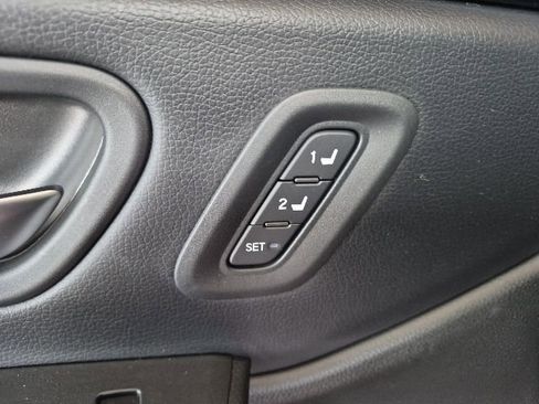 Certified 2025 Honda Pilot EX-L image 18