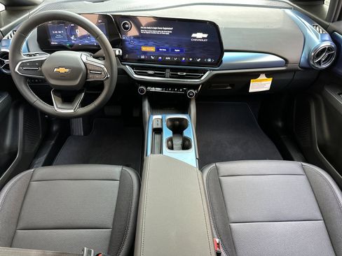 New 2026 Chevrolet Equinox EV LT image 15