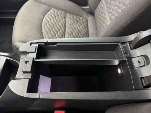 Used 2019 Chevrolet Equinox LT image 28